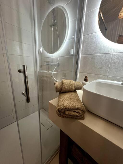 Jolie Maison Avec Courette Bourges Ngoại thất bức ảnh