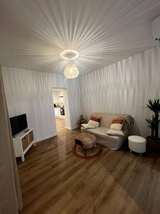 Jolie Maison Avec Courette Bourges Ngoại thất bức ảnh
